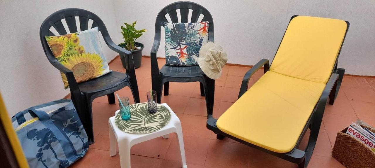 Casa Amarela Homestay *